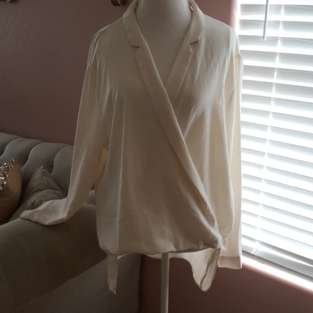 Cream hi/low blouse